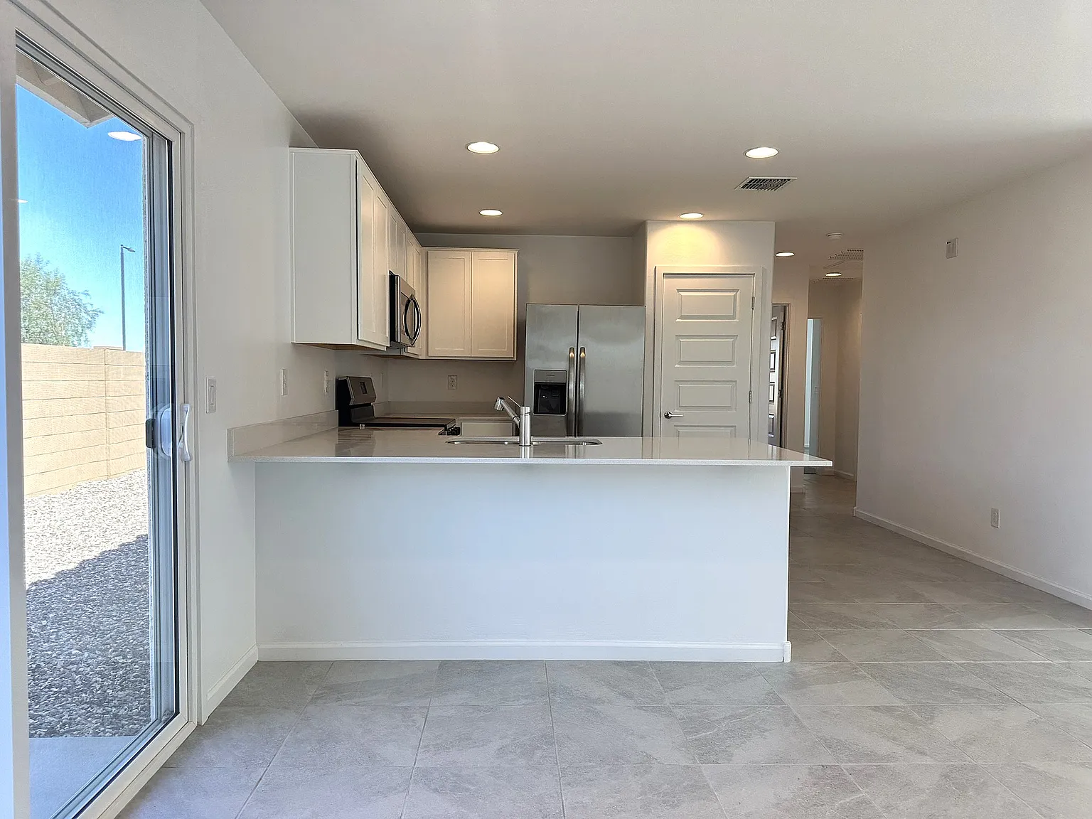 3 bed, 1177 sqft, $1,795 — Photo 3