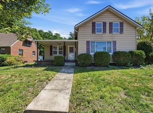 9767 Columbia Rd, Olmsted Falls, OH 44138