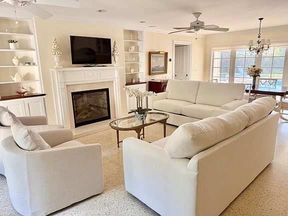 2nd image of 555 Camelia Ln
