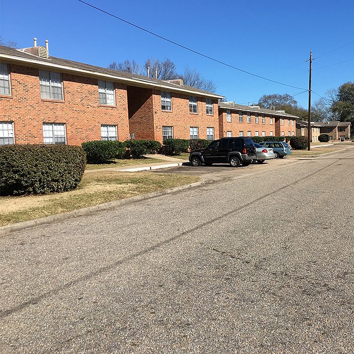 1st image of 9301 Sun Valley Dr