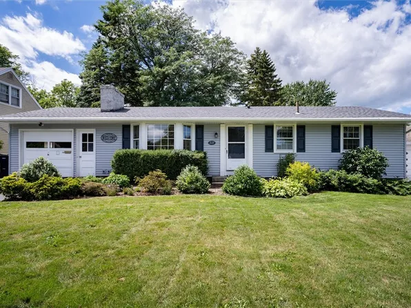 227 Ripplewood Dr, Rochester, NY 14616