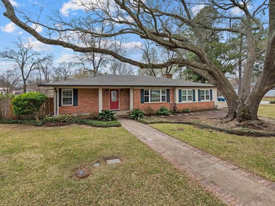 1300 Woodlawn St, Kilgore, TX 75662