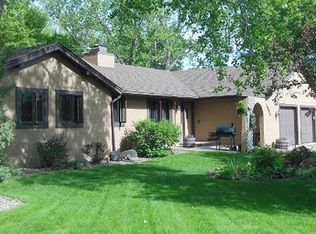 1994 Foothill Trl S, Shakopee, MN 55379