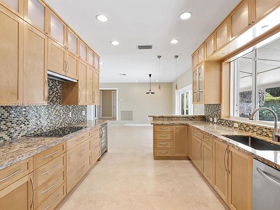 4th image of 8300 SW 119th St