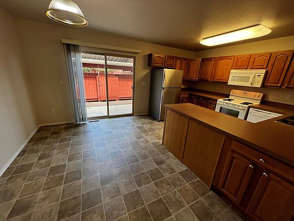 202_rockrimmon_unit_g_c_08172023