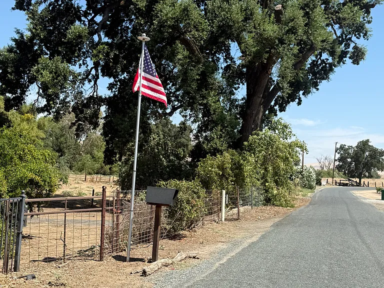 Fisher Dr — Photo 21