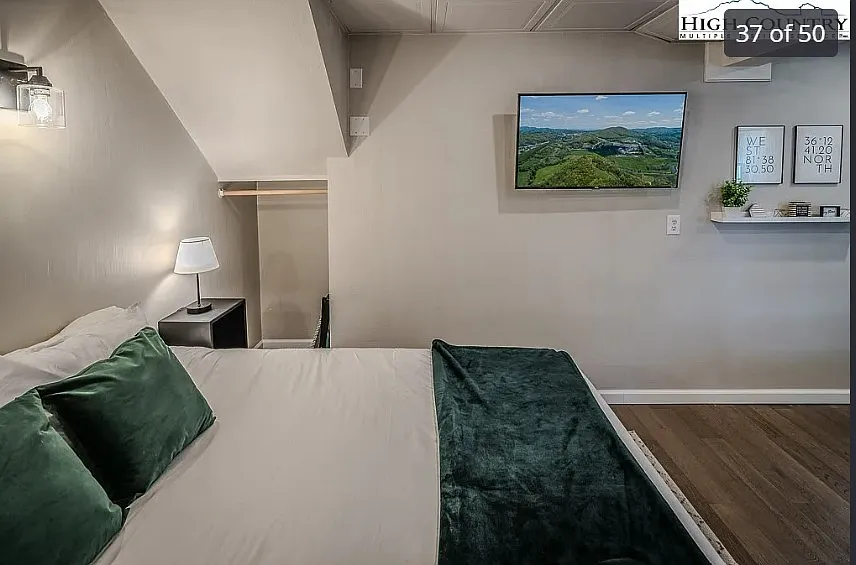 Studio, 575 sqft, $900 — Photo 3