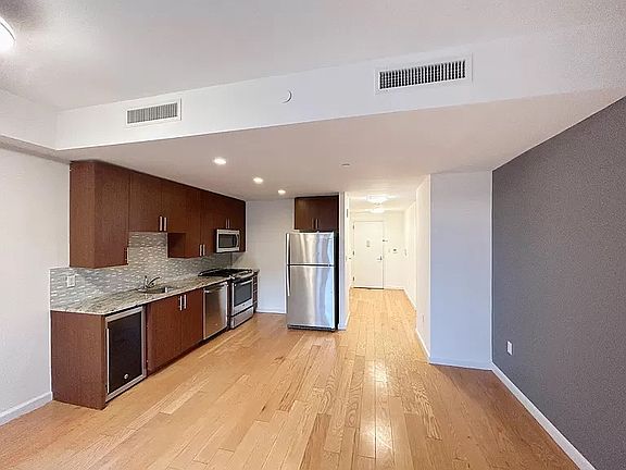 3rd image of 50 Oceana Dr #H