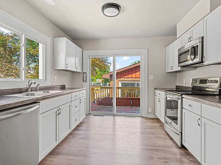 1236 Jackson St — Photo 10