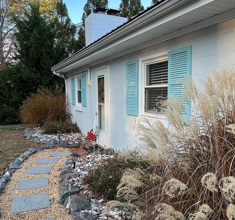 1st image of 891 Warner Ln
