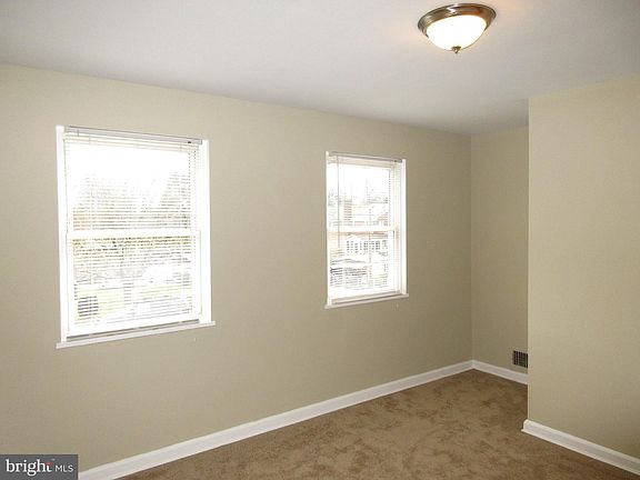 3rd image of 1205 Gibbon St