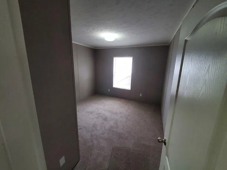Amherst Ridge — Photo 20