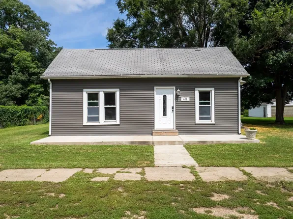 409 W Carter St, Stanford, IL 61774