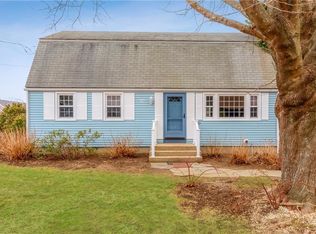 22 Hollywood Ave, Narragansett, RI 02882