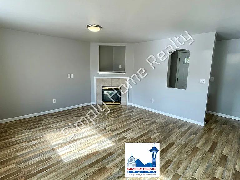 1622 Division St SW — Photo 2