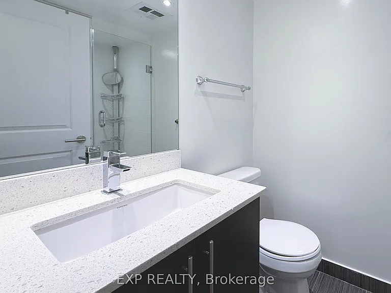 400 Adelaide St E #702 — Photo 15
