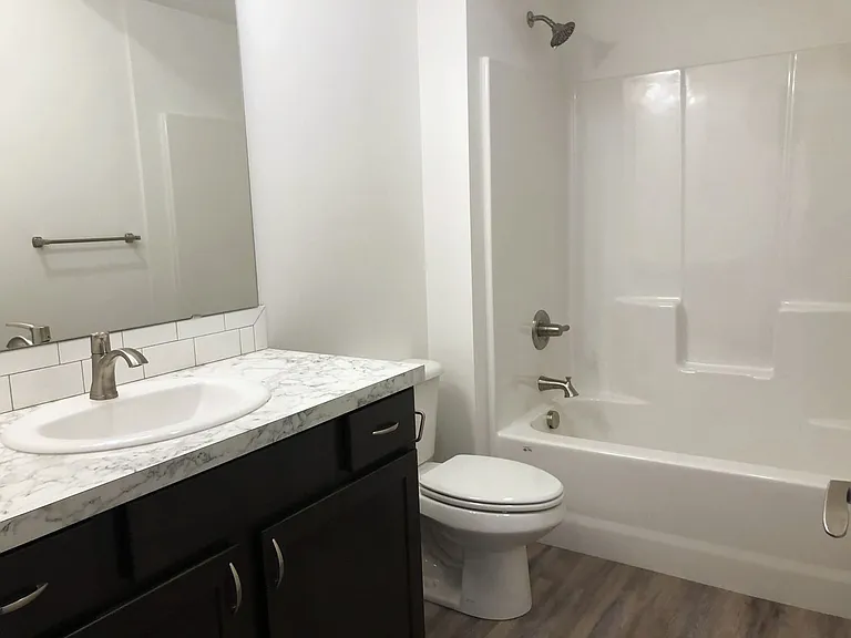 1513 E St — Photo 9