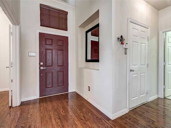 4th image of 600 Wedgewood Way
