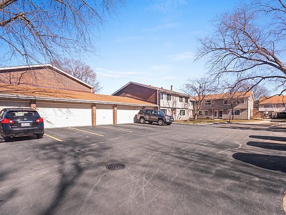 3rd image of 1006 Bayside Dr #T