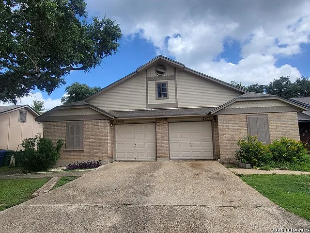 2 bed, 2.0 bath, 1020 sqft, $1,200 — Photo 2