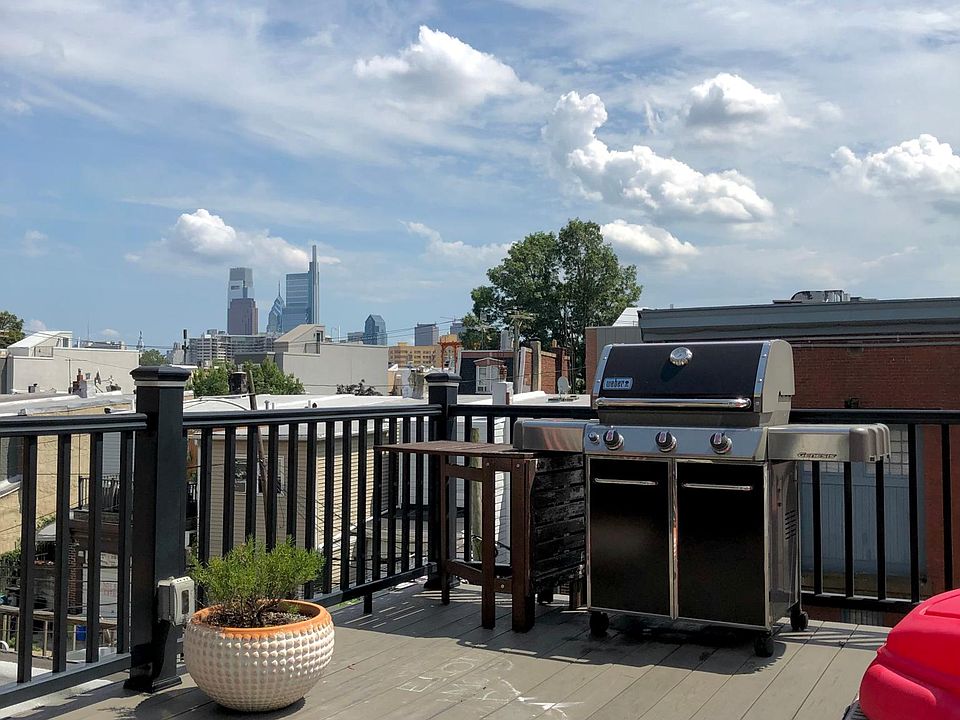 Roof deck with southern exposure