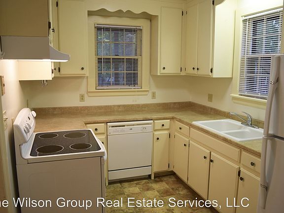 4th image of 2801-A Blakemore Ave