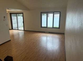 430 E 1st Ave #B, Appleton, WI 54911