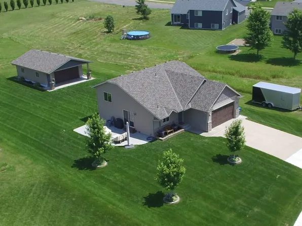 914 13th Ave NE, Saint Joseph, MN 56374