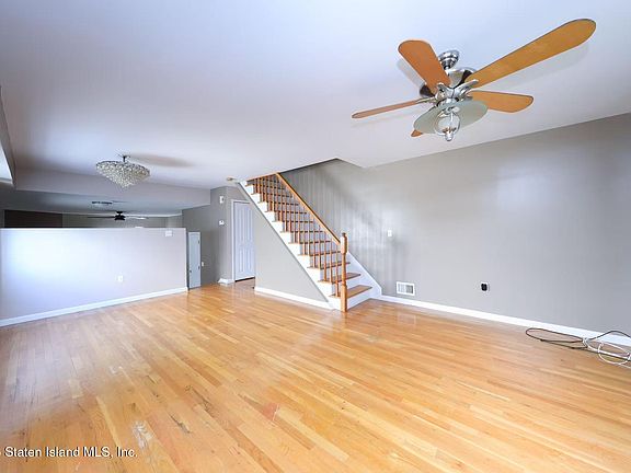 3rd image of 47 Churchill Ave