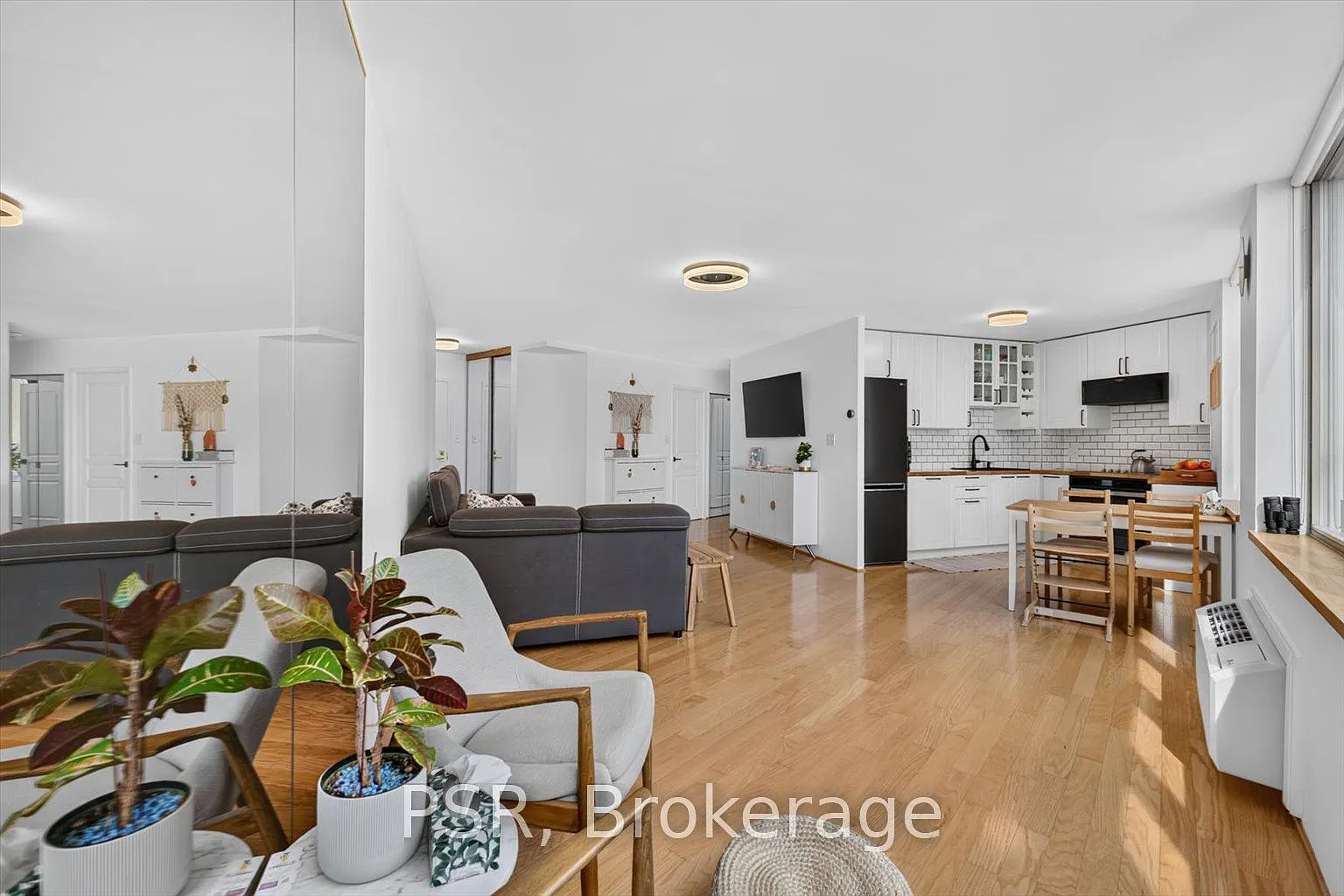 2 bed, $2,850 — Photo 4
