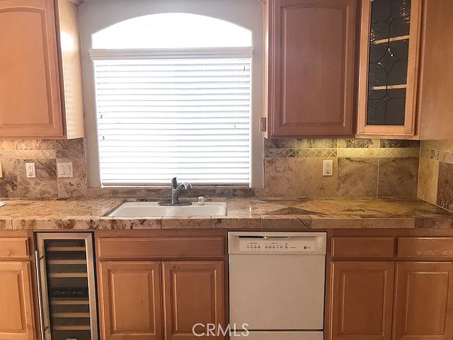 1007 Lilienthal Ln — Photo 4