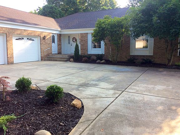2nd image of 5721 Loretta Dr