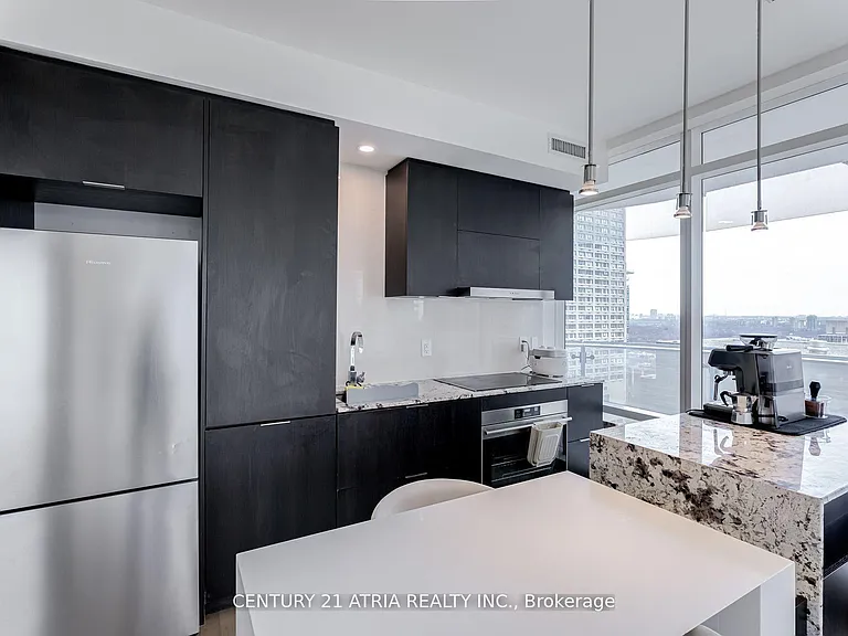 1 Bloor St E #2104 — Photo 7