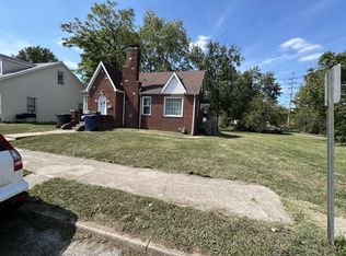 915 N Charles St, Belleville, IL 62220