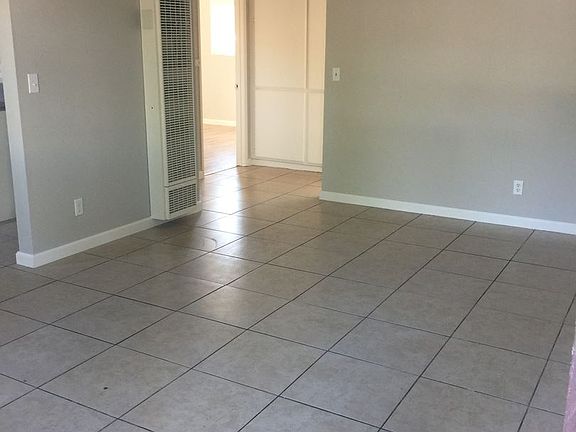 3rd image of 944 E Deodar St APT 4