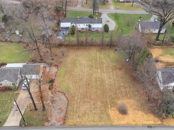 707 Melvin Dr, Greensburg, PA 15601