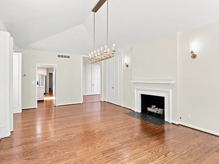 820 Eucalyptus Ave — Photo 26