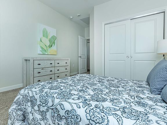 3rd image of 1204 W Whitestone Blvd