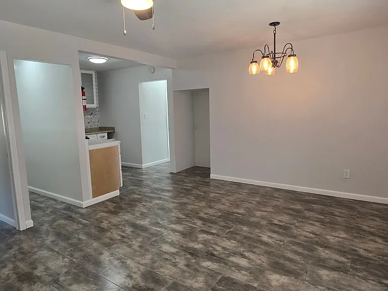 2041 Darby St #1-3 — Photo 1