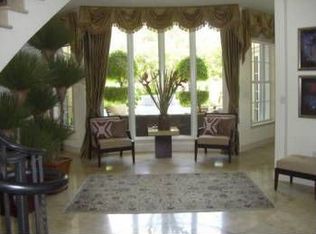 13 Grand Bay Estates Cir, Miami, FL 33149