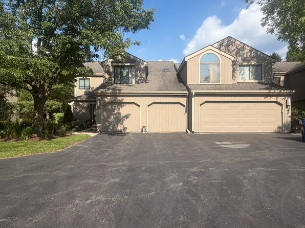 1249 Oak Hill Rd, Lake Barrington, IL 60010