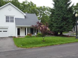 6 Rhodes Ln, Foxboro, MA 02035