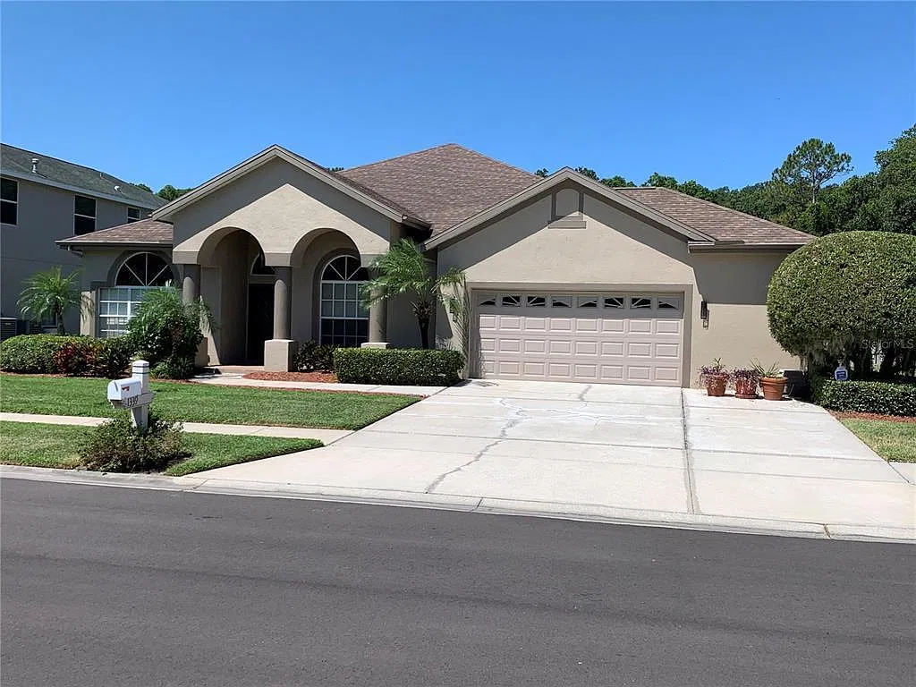 1339 Deerbourne Dr — Photo 4