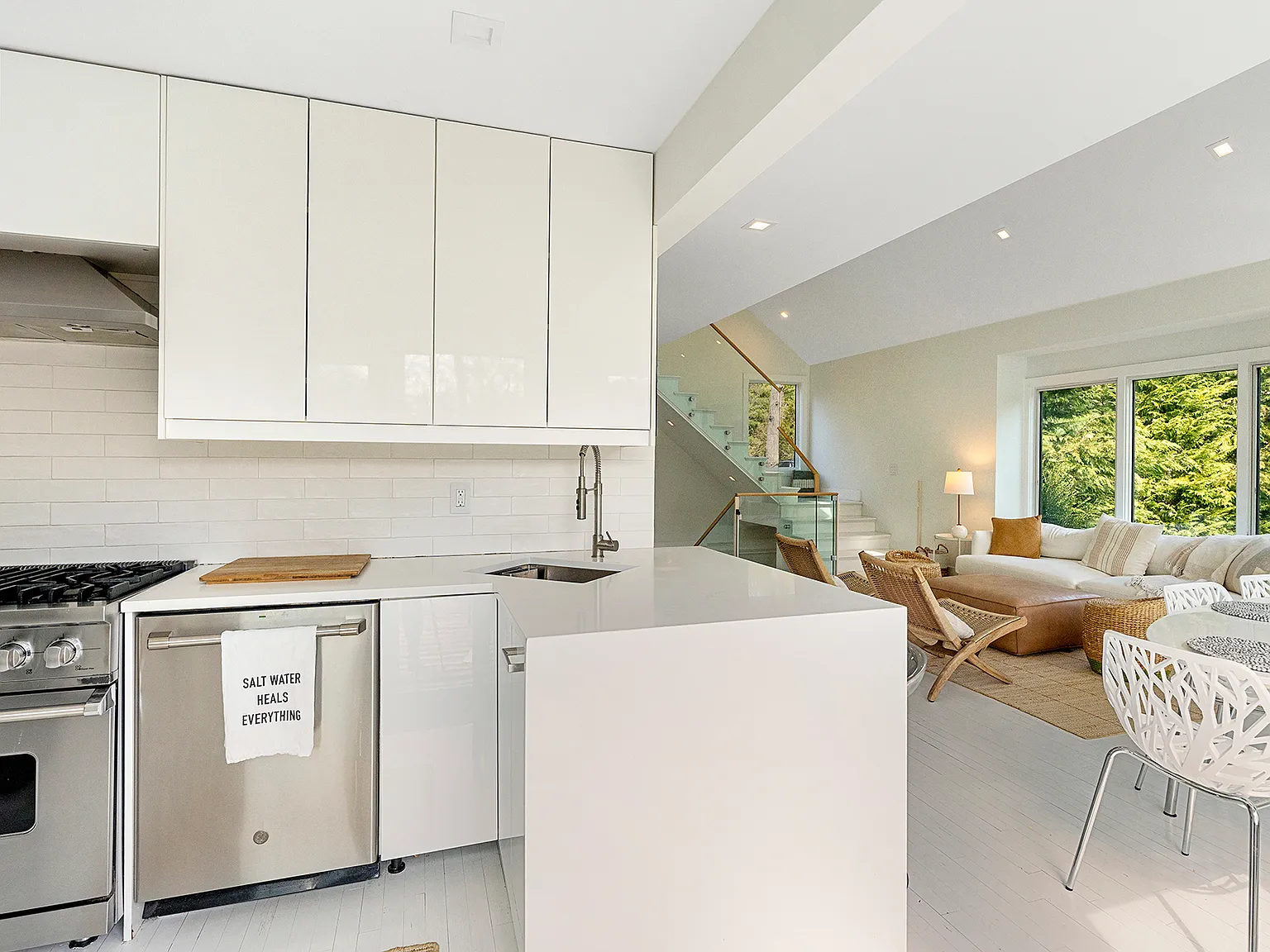 A House in the Hamptons — Photo 4