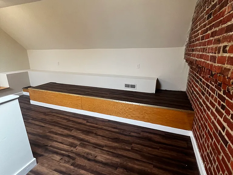 813 W Broad St #B — Photo 18