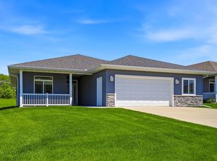 1562 Eagle Ridge St NE, Owatonna, MN 55060