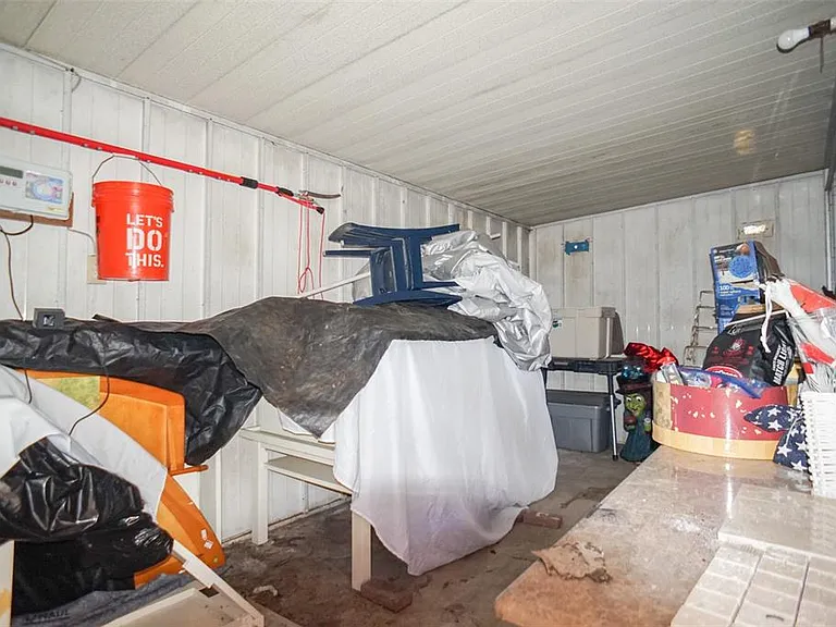 328 Carl Ave — Photo 19