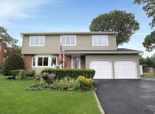 59 Carrie Ave, Sayville, NY 11782