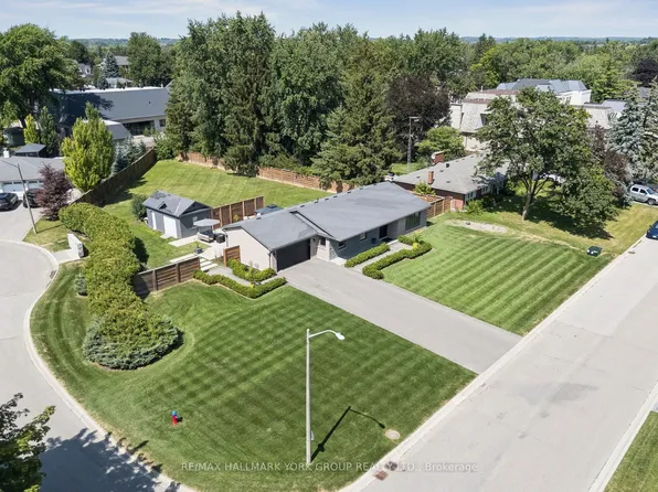 256 Banner Ln, King, ON L7B 1H2