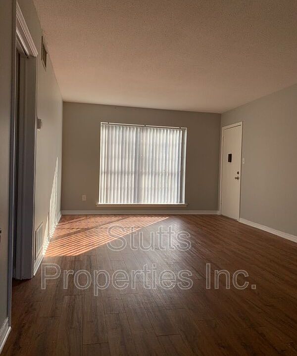 1st image of 1975 Darby Dr APT A-6